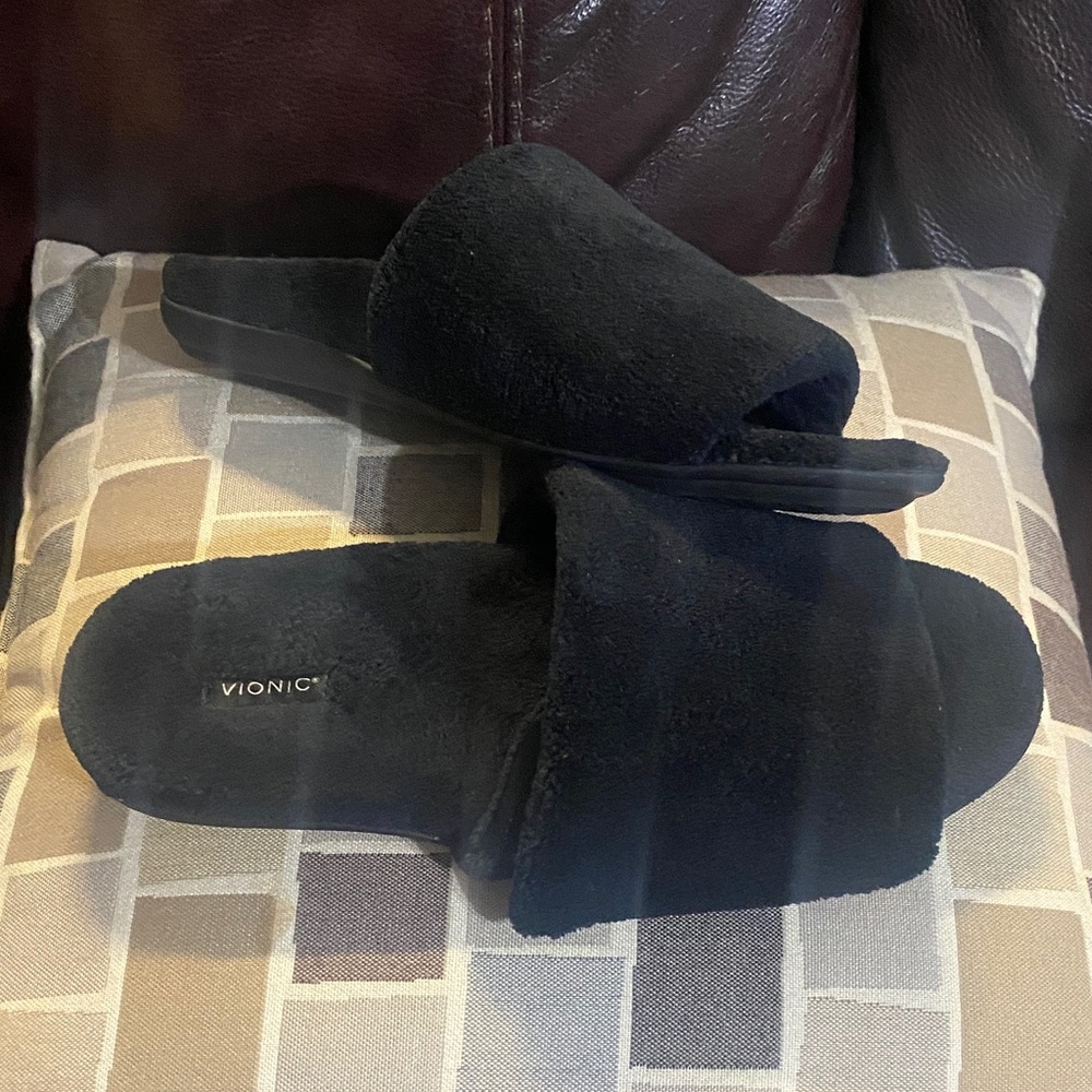 Vionic Plush Black Slide Slippers Size 9
